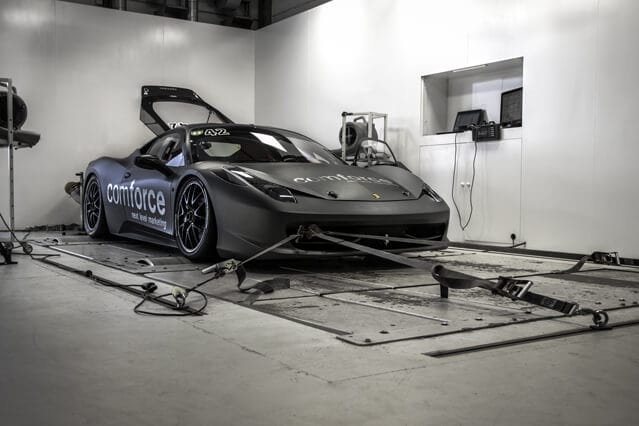 Ferrari 458 Challenge racewagen op de rollenbank